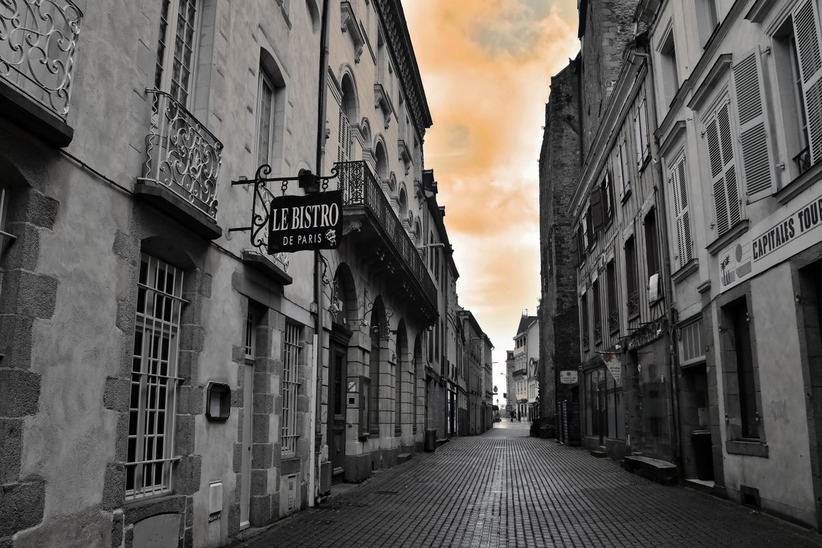 Laval, rue du Val de Mayenne